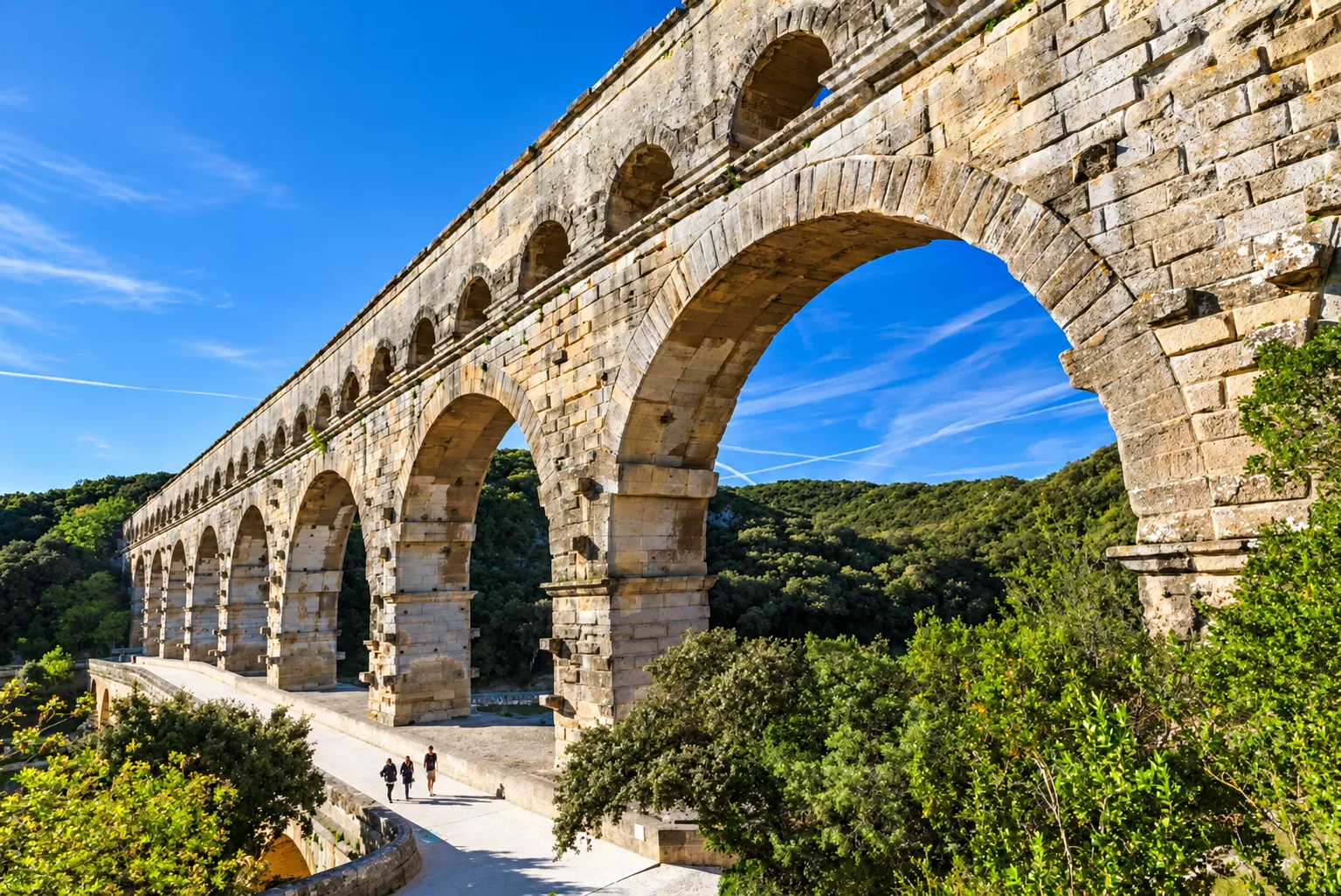 Le Pont du Gard, patrimoine embl&eacute;matique du Gard
